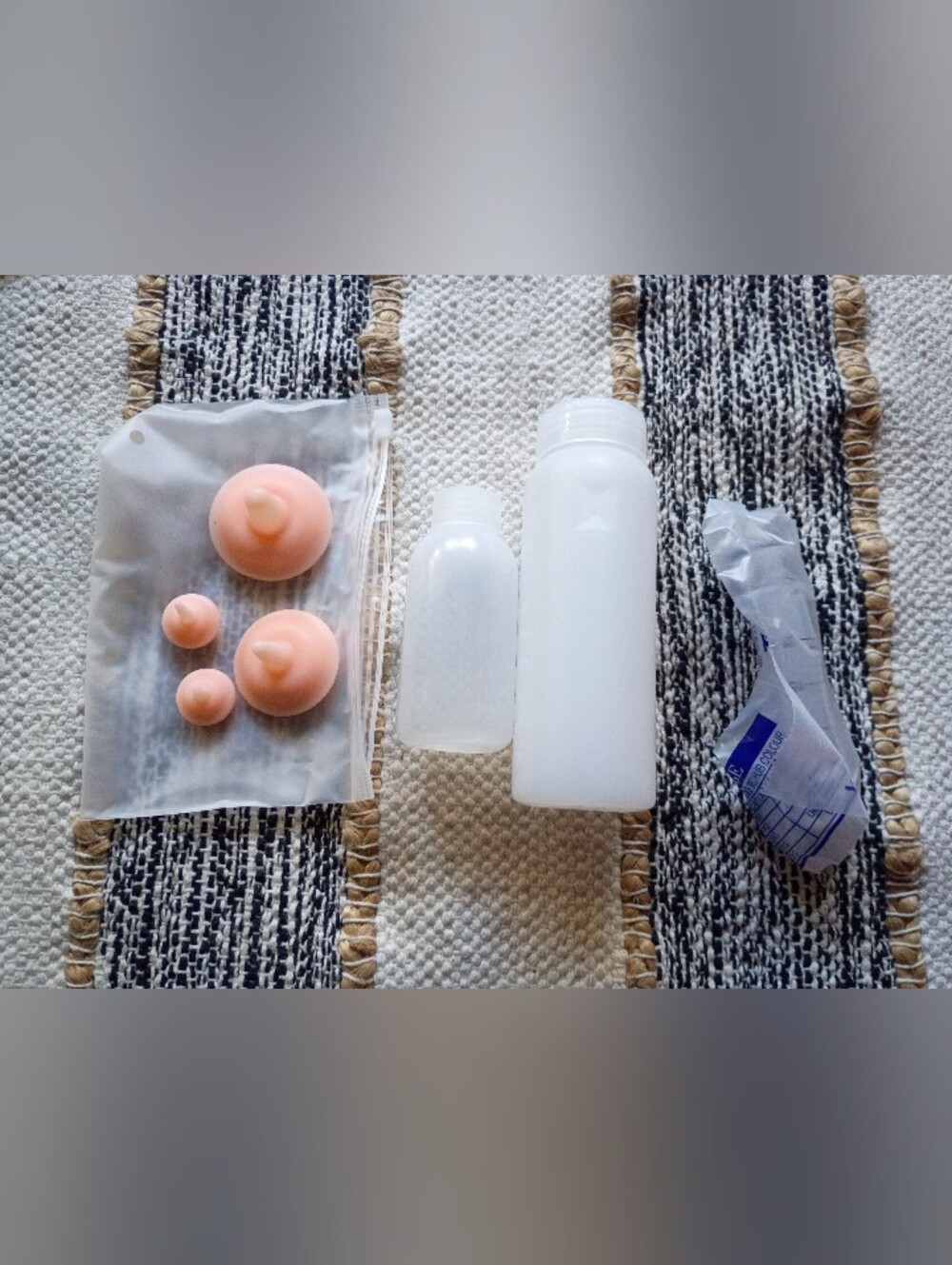 Reusable Silicone And Plastic Small Animal Feeding White Travel Bottles